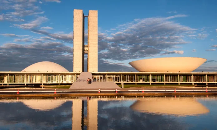Senado cria Frente Parlamentar para discutir a exploração das terras raras no Brasil, com foco na aceleração do licenciamento ambiental e no impacto dessas minas no desenvolvimento tecnológico e econômico do país