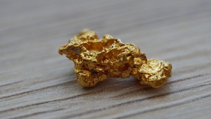 Aura Minerals alcança produção recorde de 74.227 onças equivalentes de ouro no 3º trimestre de 2025, destacando crescimento contínuo e bom desempenho rumo às metas de 2025