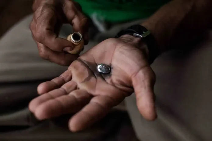 mercurio Brasil chega à COP-6 sem apresentar o plano de ação para combater o mercúrio na mineração, descumprindo compromissos da Convenção de Minamata e enfrentando desafios no controle do metal nas atividades ilegais