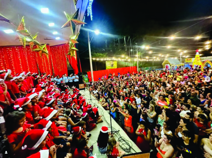 Coral Pedacinho do Céu Confira a programação completa do Natal de Luz 2025 em João Monlevade. Música, dança, atrações infantis e muita diversão para toda a família. Não perca!