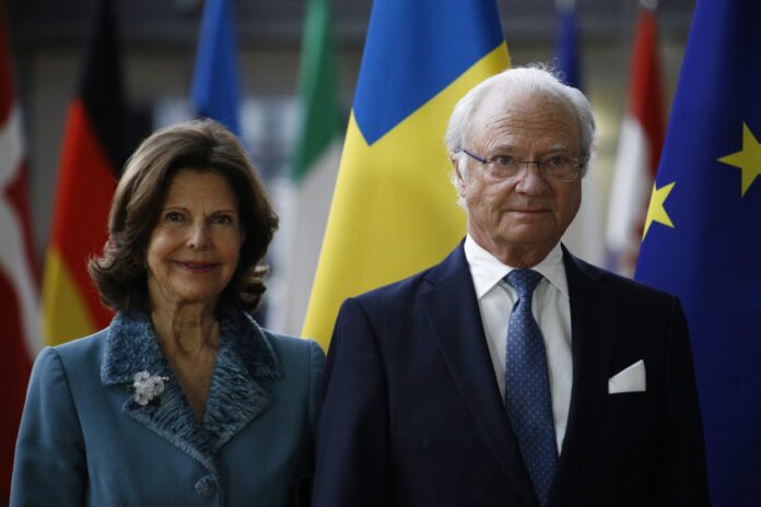 O rei Carlos XVI Gustavo e a rainha Sílvia da Suécia visitam Ouro Preto, explorando sua arte barroca e histórica, além de prestigiar o trabalho do artesão Luis Miranda