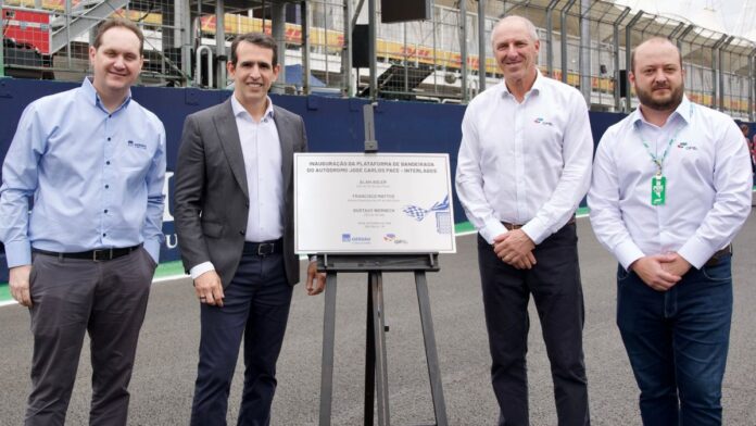 Da esquerda para a direita: Pedro Torres, diretor global de Comunicação e Relações Institucionais da Gerdau Gustavo Werneck, CEO da Gerdau Alan Adler, CEO do GP de São Paulo de F1 Francisco Mattos, Diretor Executivo do GP de São Paulo de Fórmula 1