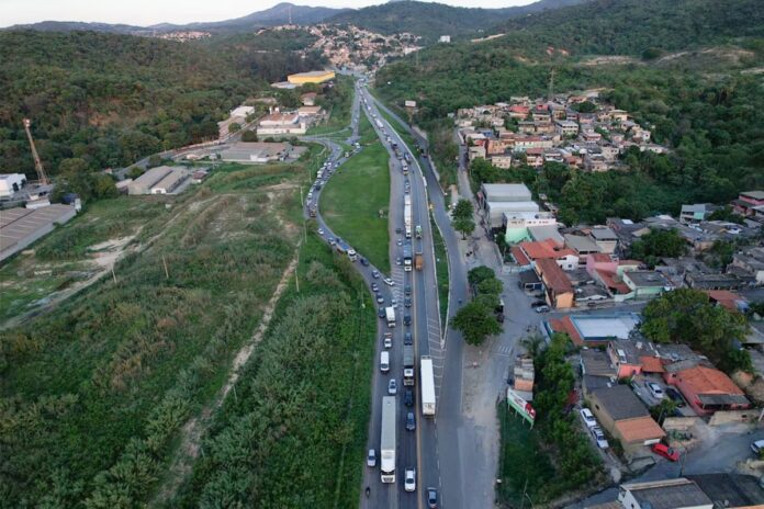 Trecho da BR-381, na saída de BH para Vitória, que será duplicado pelo governo federal