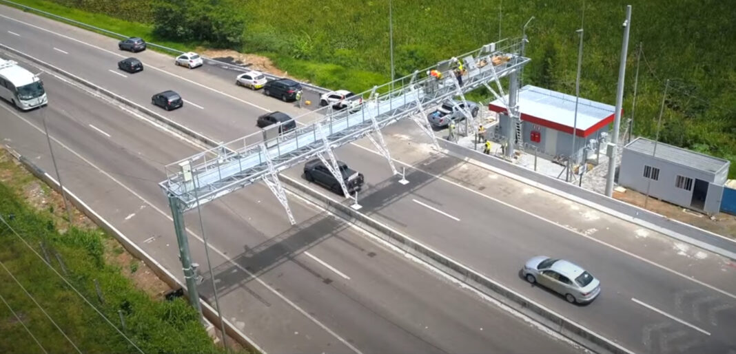 novos pórticos de pedágio eletrônico entram em operação na Nova 381 com tarifas e benefícios para motoristas, incluindo descontos para quem utiliza tag
