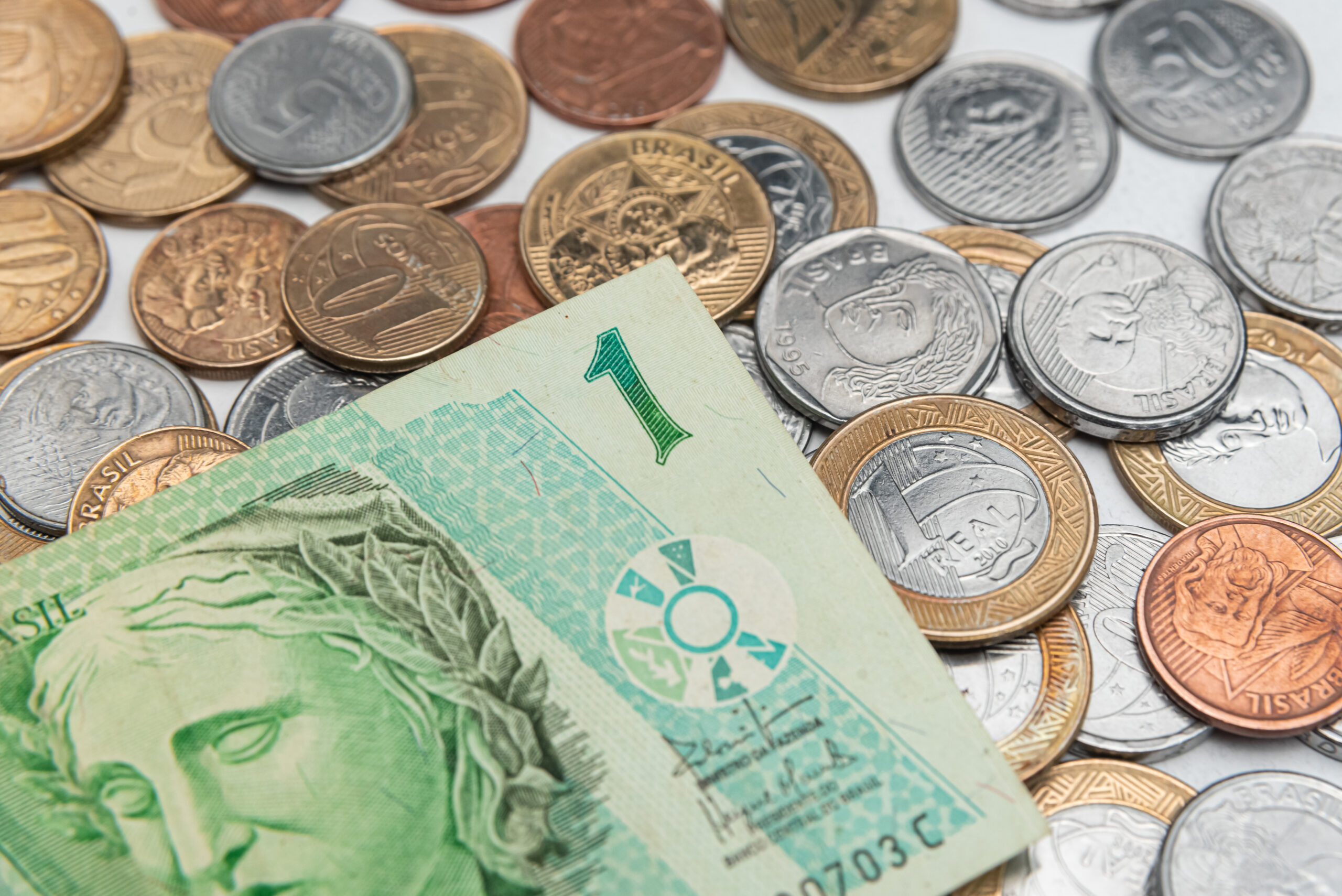 O primeiro Boletim Econômico de Mariana revela que o IPC da cidade subiu 3,19% entre maio e outubro de 2023, superando em mais de 2,6 vezes a média nacional. A análise busca melhorar políticas públicas baseadas em dados concretos