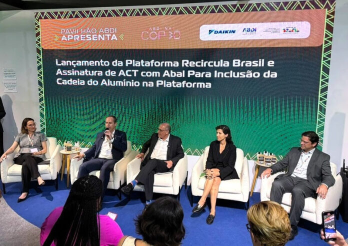 unnamed (5) A ABAL celebra a inclusão do alumínio no Recircula Brasil, plataforma de rastreamento de materiais reciclados, durante a COP30. A medida é um avanço na economia circular e sustentabilidade no Brasil.