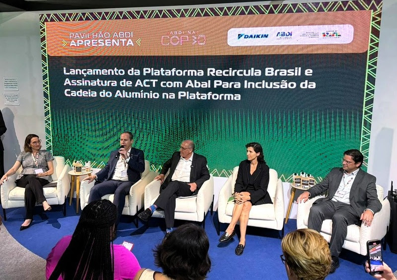 unnamed (5) A ABAL celebra a inclusão do alumínio no Recircula Brasil, plataforma de rastreamento de materiais reciclados, durante a COP30. A medida é um avanço na economia circular e sustentabilidade no Brasil.