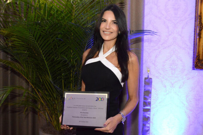 unnamed Ana Sanches, presidente da Anglo American no Brasil, recebe o prêmio Personalidade do Ano Britcham 2025, destacando sua liderança e compromisso com a inovação e sustentabilidade na mineração