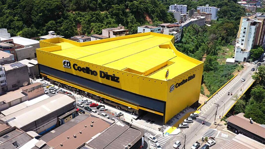 Operação em Minas Gerais investiga esquema de fraude fiscal envolvendo o Grupo Coelho Diniz e outros varejistas. Prejuízo estimado aos cofres públicos é de R$ 215 milhões