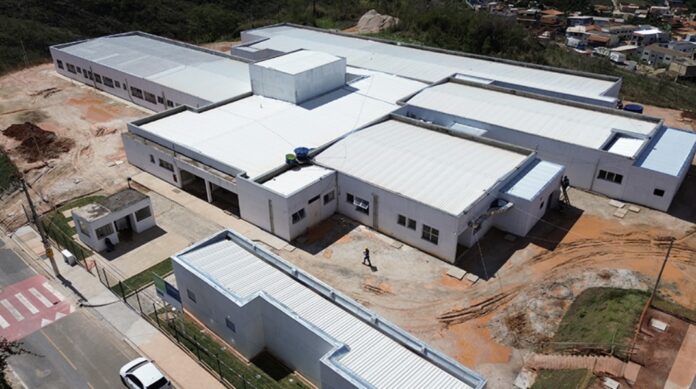 Obra do novo hospital em Conceição do Mato Dentro