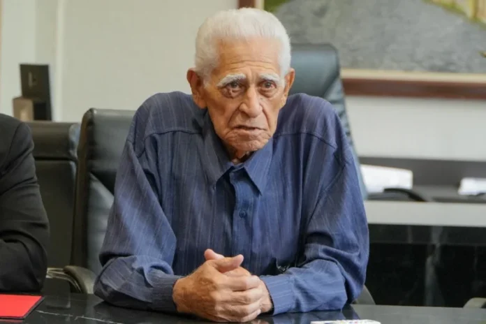 Faleceu aos 85 anos Carlos Alves Madeira, uma das maiores lideranças sindicais de Itabira. Ele dedicou sua vida à defesa dos direitos dos trabalhadores, aposentados e pensionistas da região