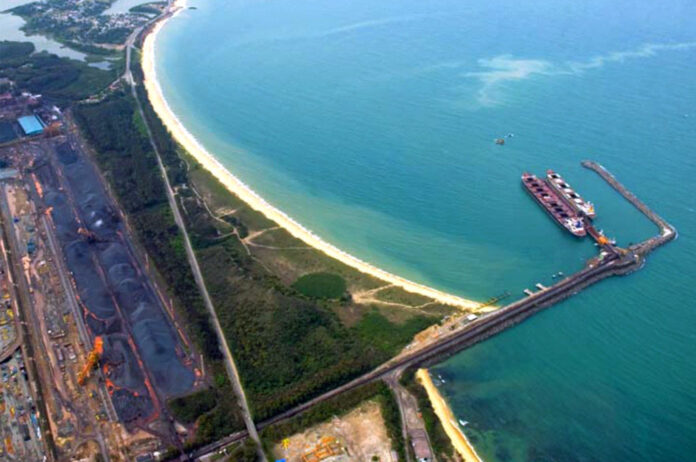 O Porto de Ubu da Samarco bateu a marca histórica de 500 milhões de toneladas de minério embarcadas. Conheça a trajetória do terminal e os planos de investimentos de R$ 13 bilhões até 2029