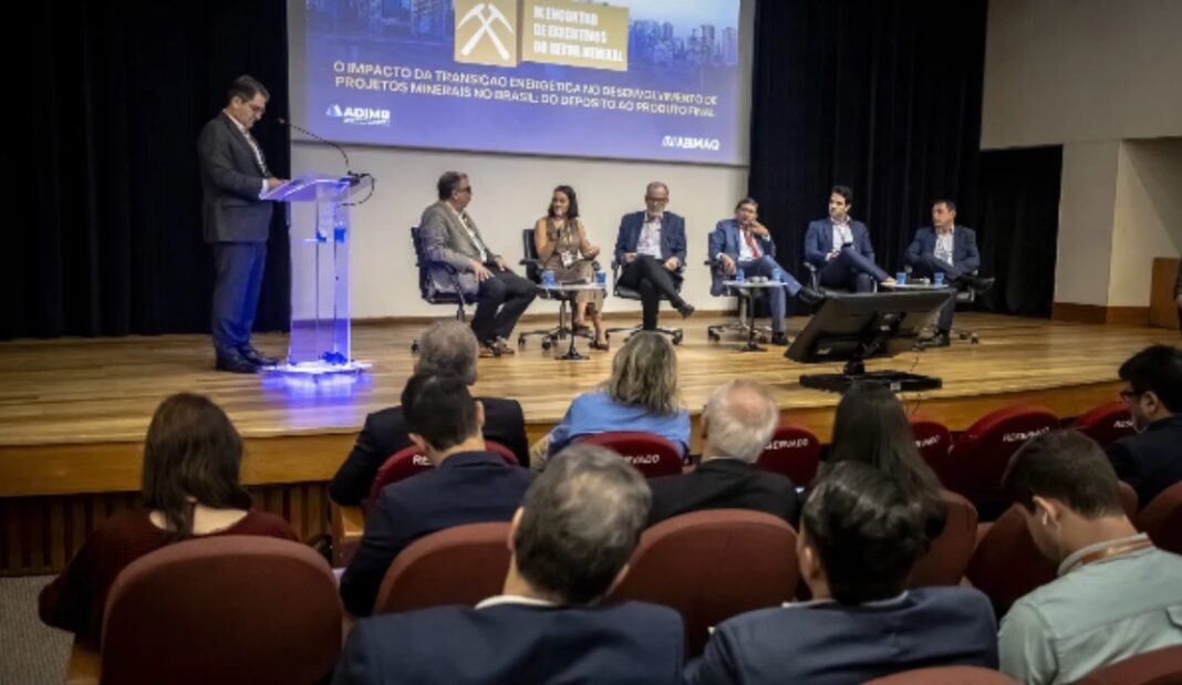 ADIMB promove o 10º Encontro de Executivos do Setor Mineral em Brasília, abordando temas como o impacto do novo cenário geopolítico, avanços regulatórios e estratégias de investimento para a mineração brasileira.