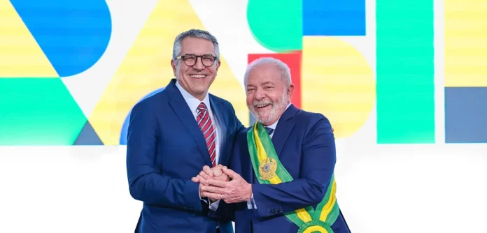 Presidente Lula e ministro da Saúde, Alexandre Padilha, visitam Itabira na quinta-feira (11) para inaugurar o serviço de radioterapia do SUS no Hospital Nossa Senhora das Dores, um marco para a saúde pública da região.