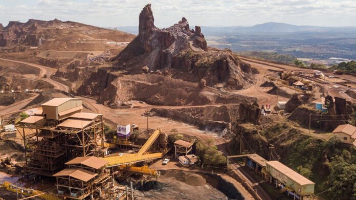 mineracao-morro-do-ipe Bemisa, do grupo Opportunity, lidera como favorita para comprar o Porto Sudeste e a Mineração Morro do Ipê, ativos à venda por US$ 5 bilhões. Entenda os detalhes dessa negociação e os outros interessados