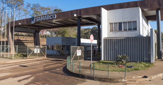 samarco Justiça Federal suspende licença ambiental do projeto Longo Prazo da Samarco por falta de análise de riscos climáticos. Ação popular e Ministério Público foram favoráveis à decisão
