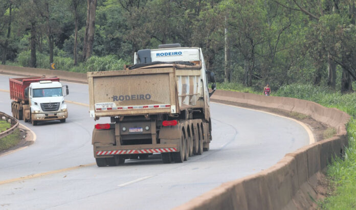A AMIG Brasil celebra a assinatura de um acordo histórico com medidas concretas para melhorar a segurança e mobilidade nas BR-040 e 356, beneficiando os municípios mineradores de Minas Gerais