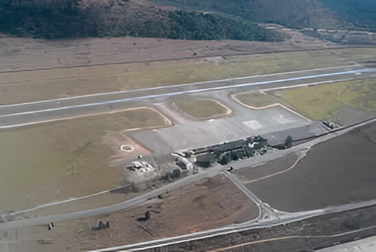 O ministro Alexandre Silveira anuncia o lançamento da pedra fundamental para o novo terminal de passageiros do Aeroporto Regional do Vale do Aço, com um investimento de R$ 103,9 milhões que irá transformar a mobilidade e a economia da região.