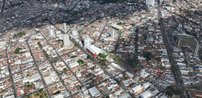 Araxá teve papel de destaque no recorde de US$ 45,7 bilhões em exportações de Minas Gerais em 2025, respondendo por 6,1% do total e consolidando-se como o segundo maior município exportador do estado.