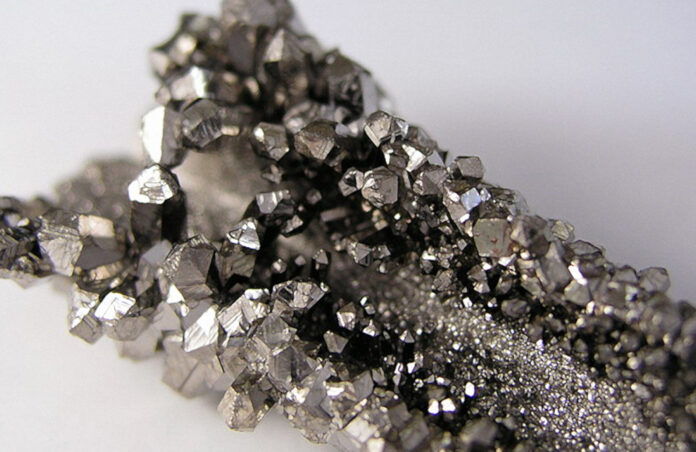 Niobio_-material-do-futuro-em-solo-brasileiro Tomtor, na Rússia, ganha destaque mundial com a descoberta da terceira maior jazida de nióbio do mundo, transformando a economia local e posicionando o país como concorrente no mercado global de metais raros