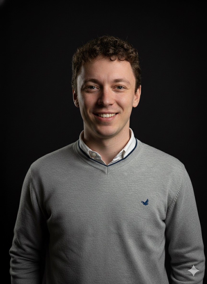 Minerais críticos e IA: plano nacional urgente 1 Mini-bio: Régis de Oliveira Júnior é jornalista formado pela Unisc, especialista em Inteligência Artificial pela ESPM Tech e vencedor de 16 premiações nacionais. Atuou em gestão pública como secretário de Saúde e de Comunicação, interventor em hospitais públicos e consultor no Ministério de Minas e Energia, na Assembleia Legislativa e em prefeituras do RS e de MG.