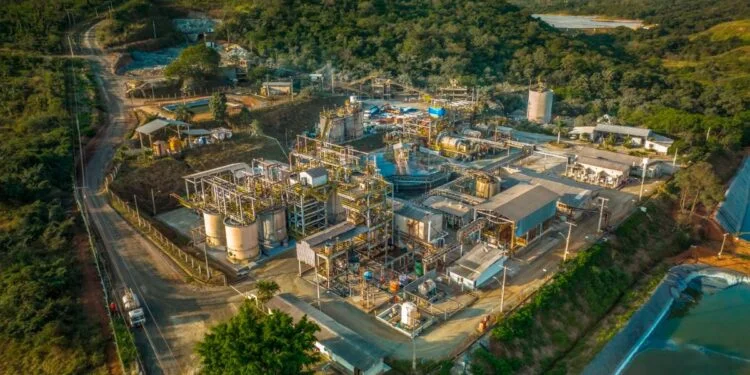 Jaguar Mining recebe autorização da ANM para retomar operações no Complexo MTL em Minas Gerais, com foco em recuperação de produção de ouro e crescimento sustentável. Empresa aguarda liberação ambiental final para reinício completo das atividades.