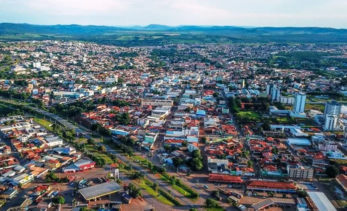paracatu Paracatu foi o município brasileiro que mais exportou ouro em 2025, respondendo por 31% de todas as exportações do país, com quase R$ 10 bilhões em transações. Descubra a importância da cidade no setor