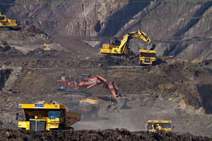 IBRAM publica e-book com 4 compromissos estratégicos para o setor mineral brasileiro, alinhados à agenda climática e com metas claras até 2030. Conheça as iniciativas para um futuro sustentável