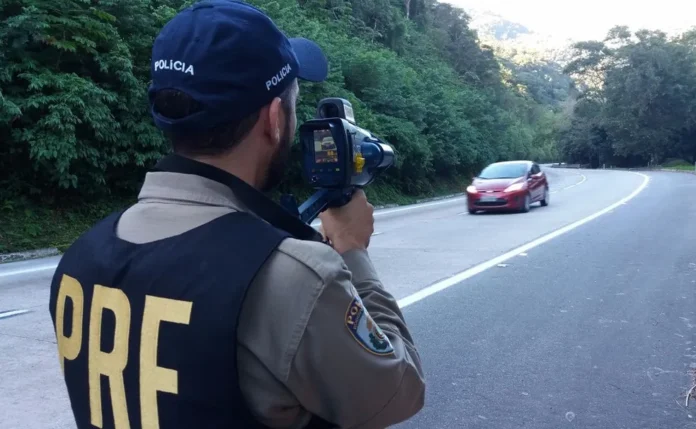 Novos limites de velocidade e melhorias de infraestrutura na BR-040 entre Belo Horizonte e Juiz de Fora já mostraram uma redução significativa nos acidentes. Conheça as mudanças e os próximos passos para a duplicação da rodovia
