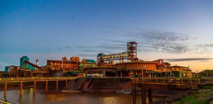 Samarco anuncia contratação de 4 mil novos empregados até 2027 para reativação das usinas de pelotização em Ubu, no Espírito Santo, marcando uma nova fase na recuperação da mineradora
