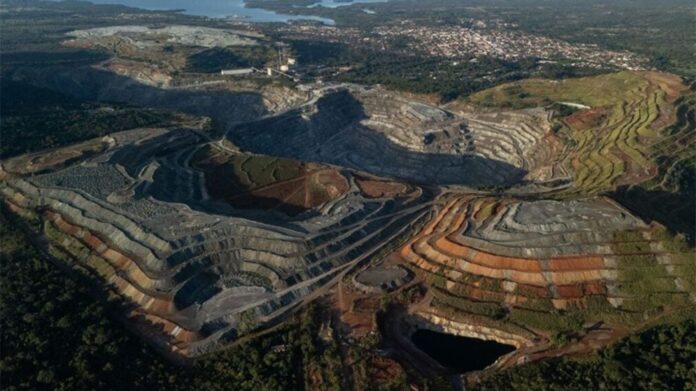 O Projeto Araxá, em Minas Gerais, pode abrigar mais terras raras e nióbio do que o previsto, com novos dados geológicos que aumentam a viabilidade econômica e o potencial de retorno do empreendimento