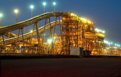 A BHP está aplicando Inteligência Artificial em suas operações para aumentar sua lucratividade em até US$ 250 milhões anuais, com inovações em detonação, segurança e mais. Descubra os detalhes dessa revolução tecnológica no setor de mineração
