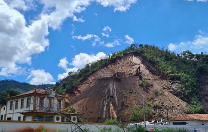 O Governo de Minas Gerais anuncia licitação para as obras de contenção das encostas do Morro da Forca, em Ouro Preto, com um investimento de R$ 34 milhões. Entenda a importância da obra para a segurança e preservação histórica da cidade