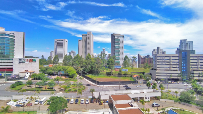 A principal fonte de receita de Nova Lima veio das exportações de minério de ferro e ouro, que foram enviados para mais de uma dezena de países, com destaque para China e Reino Unido como principais destinos desses produtos