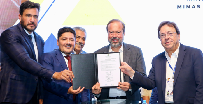 Alexandre Silveira anunciou investimentos de R$ 190 milhões para o Vale do Aço, abrangendo áreas como indústria, educação, segurança pública e transporte. Veja os detalhes das ações e compromissos do ministro