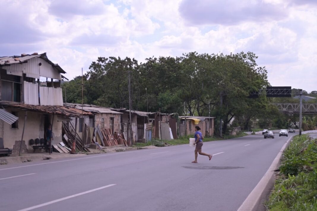br-381-desapropriacao A concessionária Nova 381 iniciou a notificação para desapropriações de imóveis às margens da rodovia, gerando apreensão entre os moradores. Ainda não há detalhes sobre os prazos ou compensações