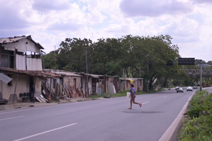 br-381-desapropriacao A concessionária Nova 381 iniciou a notificação para desapropriações de imóveis às margens da rodovia, gerando apreensão entre os moradores. Ainda não há detalhes sobre os prazos ou compensações