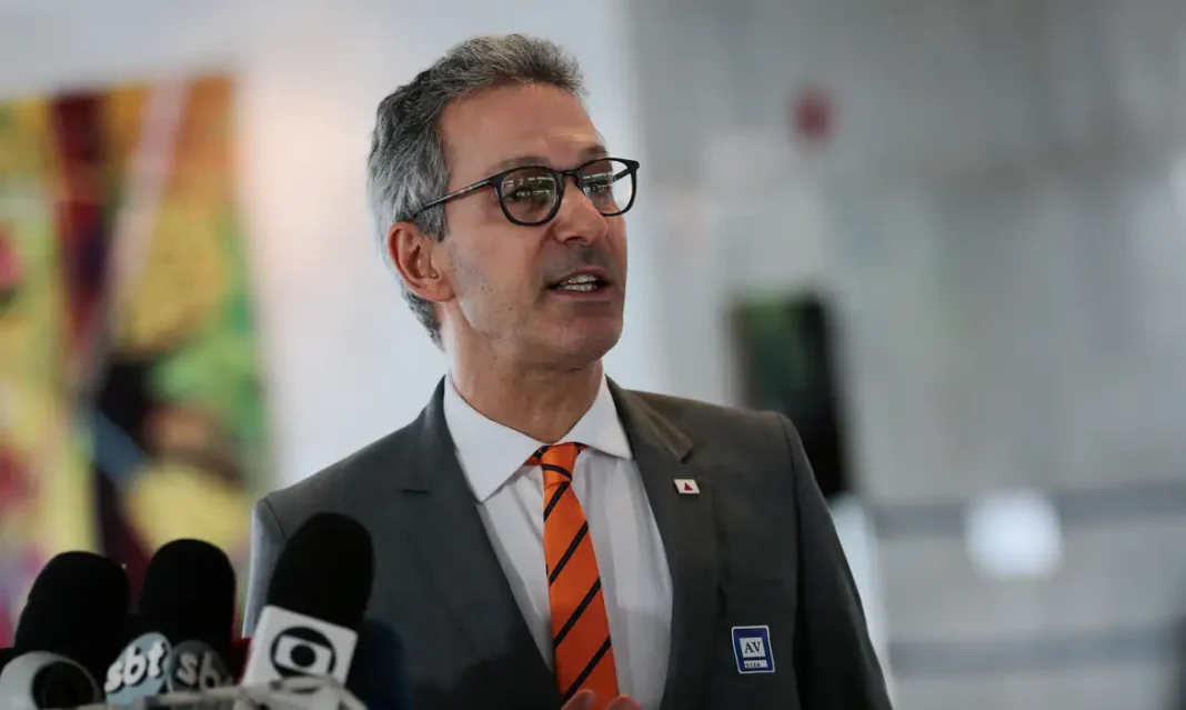 Deputada Bella Gonçalves denuncia tentativa do governo Zema de vender terras raras a EUA e critica ações ilegais, destacando conquistas e pautas populares em reuniões com ministros do governo Lula