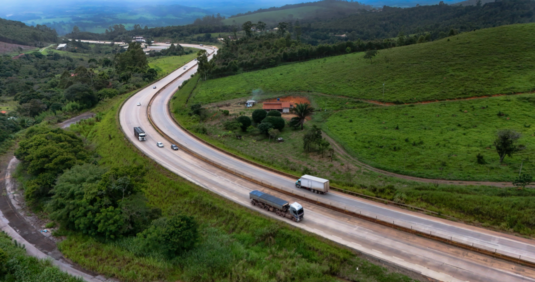 rodovia-BR-381 Movimento Pró-Vidas cobra aprovação dos projetos executivos da BR-381 para garantir início das obras até março de 2026. Entenda o que falta para as máquinas entrarem na pista.