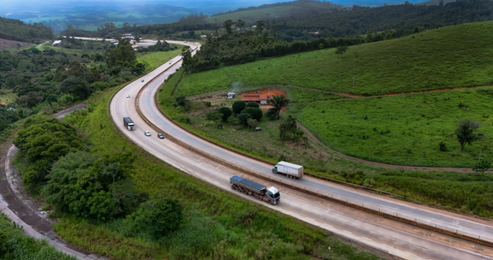 rodovia-BR-381 Movimento Pró-Vidas cobra aprovação dos projetos executivos da BR-381 para garantir início das obras até março de 2026. Entenda o que falta para as máquinas entrarem na pista.