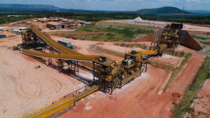 A ANM descartou riscos nas pilhas de rejeito da Sigma Lithium, contrariando a decisão do MTE que havia interditado as estruturas. Saiba mais sobre a análise de segurança da ANM e os próximos passos para a mineradora