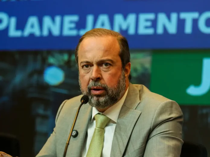 Alexandre Silveira descarta candidatura, reafirma apoio a Lula e diz que seguirá no Ministério de Minas e Energia até o fim do governo