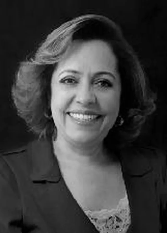Ex-prefeita de Morro do Pilar Ex-prefeita de Morro do Pilar é condenada por omitir informações à Câmara e dificultar fiscalização de recursos da saúde; decisão inclui perda de direitos políticos por cinco anos.