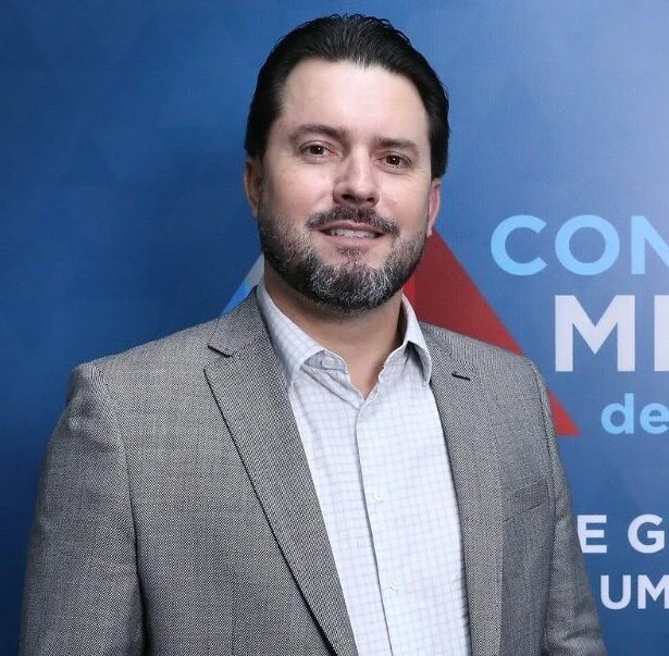 Cleitinho Azevedo afirma ter convidado o presidente da AMM, Luis Eduardo Falcão, para ser vice em possível chapa ao governo de Minas