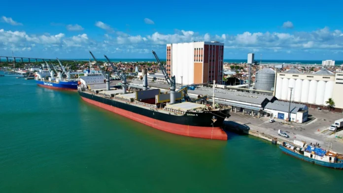 Porto de Natal iniciará exportação de minério de ferro em 2028 após investimento de R$ 55 milhões no Pátio Norte pela empresa Fomento do Brasil Mineração.