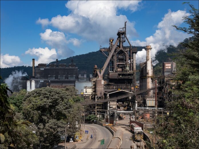 arcelormittal-monlevade-zelezarny-5668 Impasse entre ArcelorMittal e Sindmon-Metal mantém 670 trabalhadores em turno fixo em João Monlevade; proposta de escala 6-3-3 será analisada