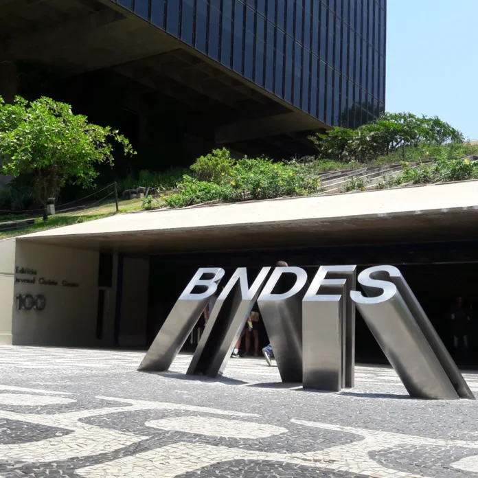 bndes BNDES sinaliza financiamento de R$ 1 bilhão para projeto de níquel no Pará, fortalecendo mineração sustentável e avanço na transição energética.