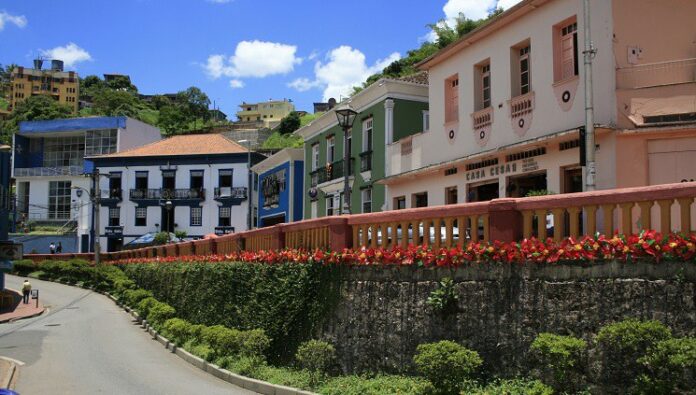Crea-MG realizou mais de 1.000 fiscalizações em Itabira em 2025 e identificou 89 irregularidades; no estado foram 73.864 ações com queda de 21% nas infrações.