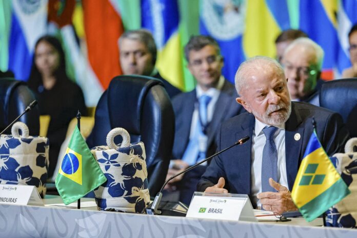 Lula defende soberania sobre terras raras em cúpula internacional e destaca potencial bilionário das reservas brasileiras, que podem superar o valor do PIB do país