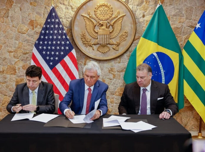 Goiás firma acordo com os Estados Unidos para desenvolver minerais críticos em 5 eixos, com foco em tecnologia, investimentos e produção de alto valor agregado.